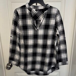Love Kiss Fashion Women's Black and White Plaid Button Down Shirt